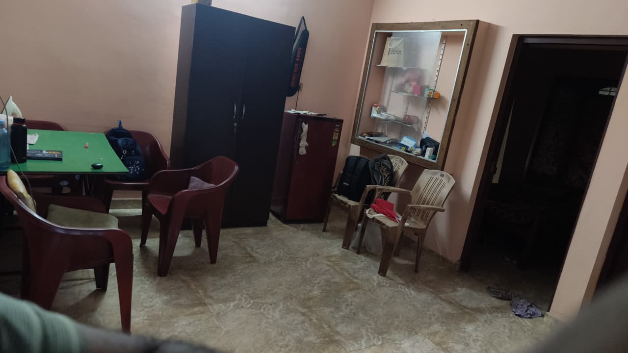Furnished 2BHK House - Photo 2